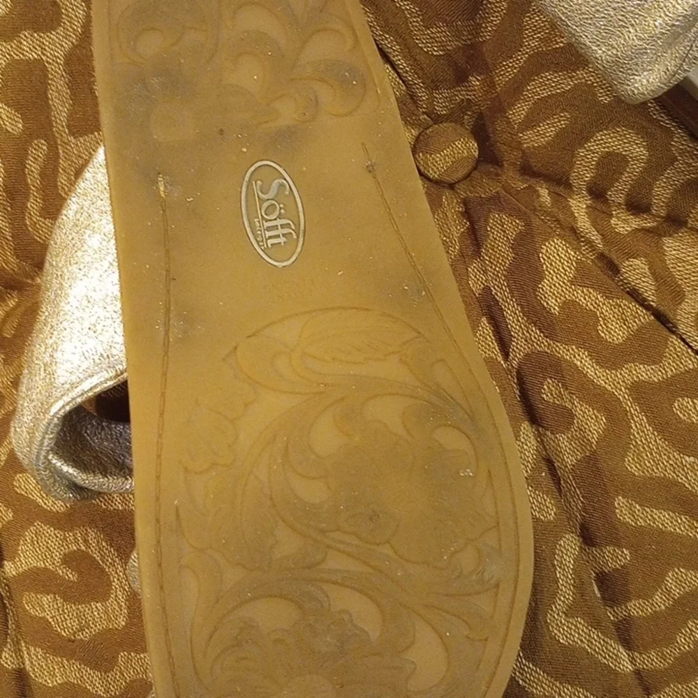 SOFT Sandals - Picture 6 of 6